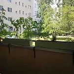 Gemuetliches Apartment Am Bach Nahe Bus Und Bahn