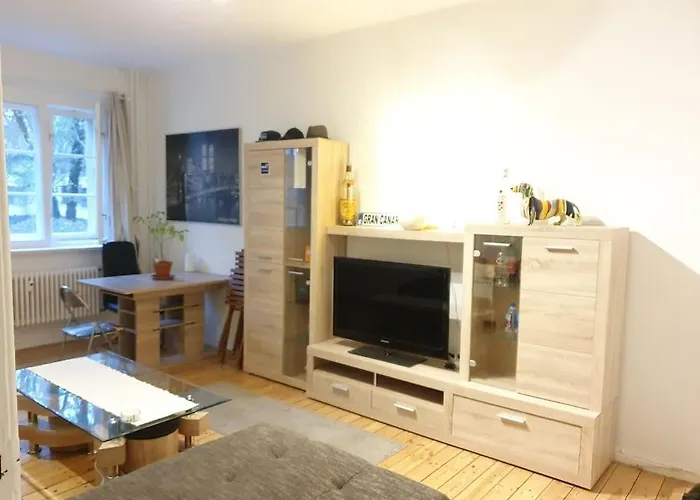 Gemuetliches Apartment Am Bach Nahe Bus Und Bahn